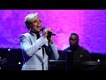 Mary J. Blige Performs &#039;Right Now&#039;